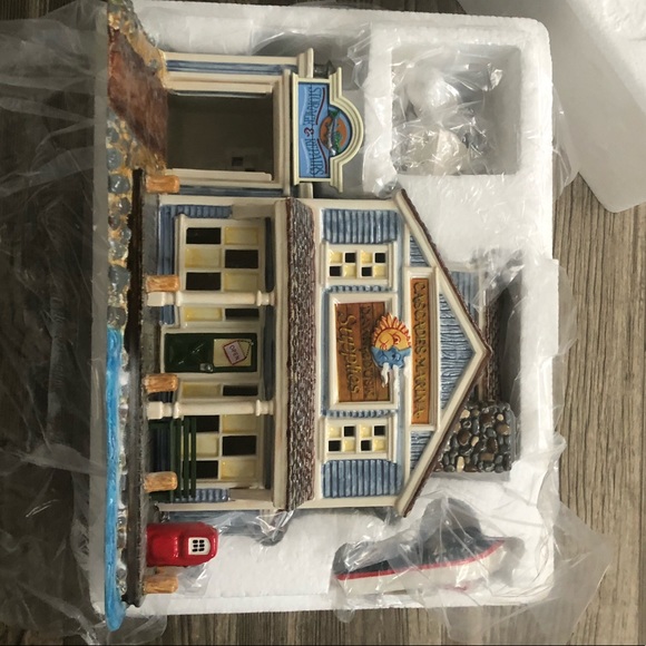 Department 56 Cascada Marina - Picture 2 of 6